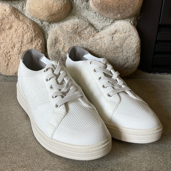 Life Stride, B ZEES Women's White Slide On Air Step Sneakers Sz 10, NEW - Picture 2 of 15